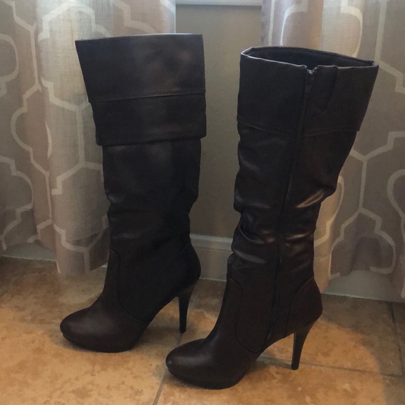 Boots - Picture 1 of 6